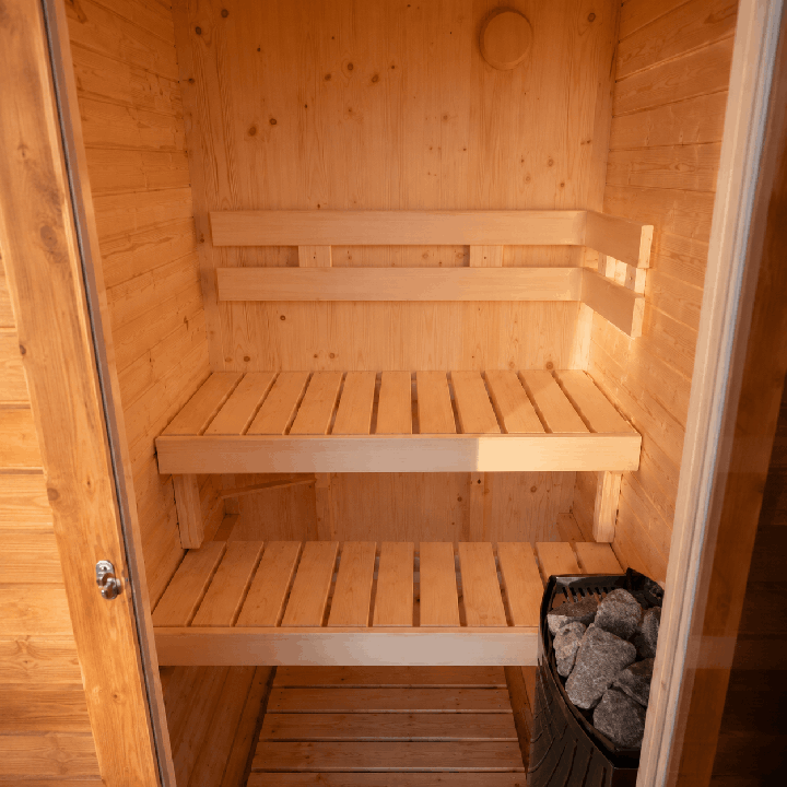 Sauna Quadro 1,6 m – Poêle électrique (vue intérieure)
